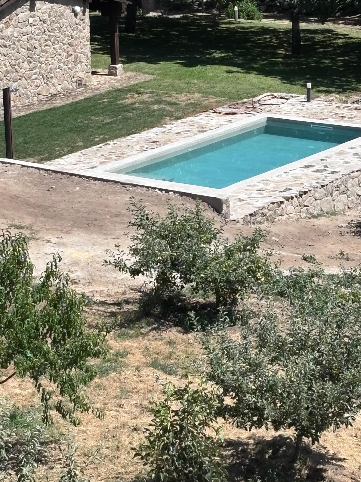 Construcción y obra de piscina de hormigón. Impermeabilización para disfrutar tu piscina.